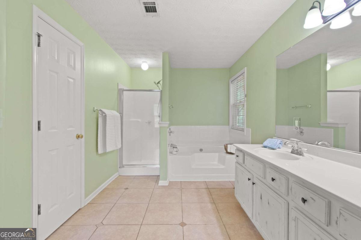 16 Ridge Water Lane Property Photo 23