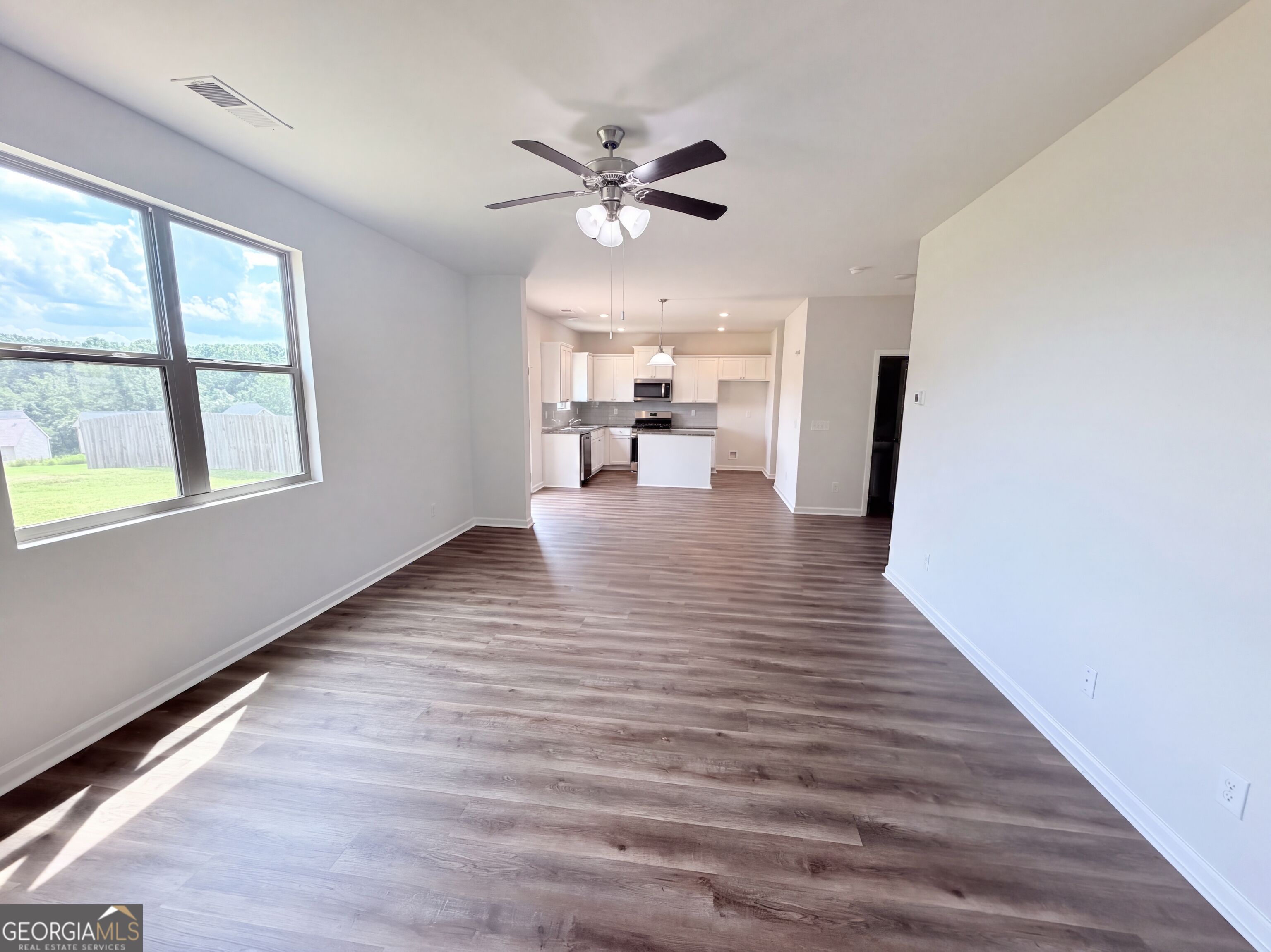 2048 Massey Lane Property Photo 6