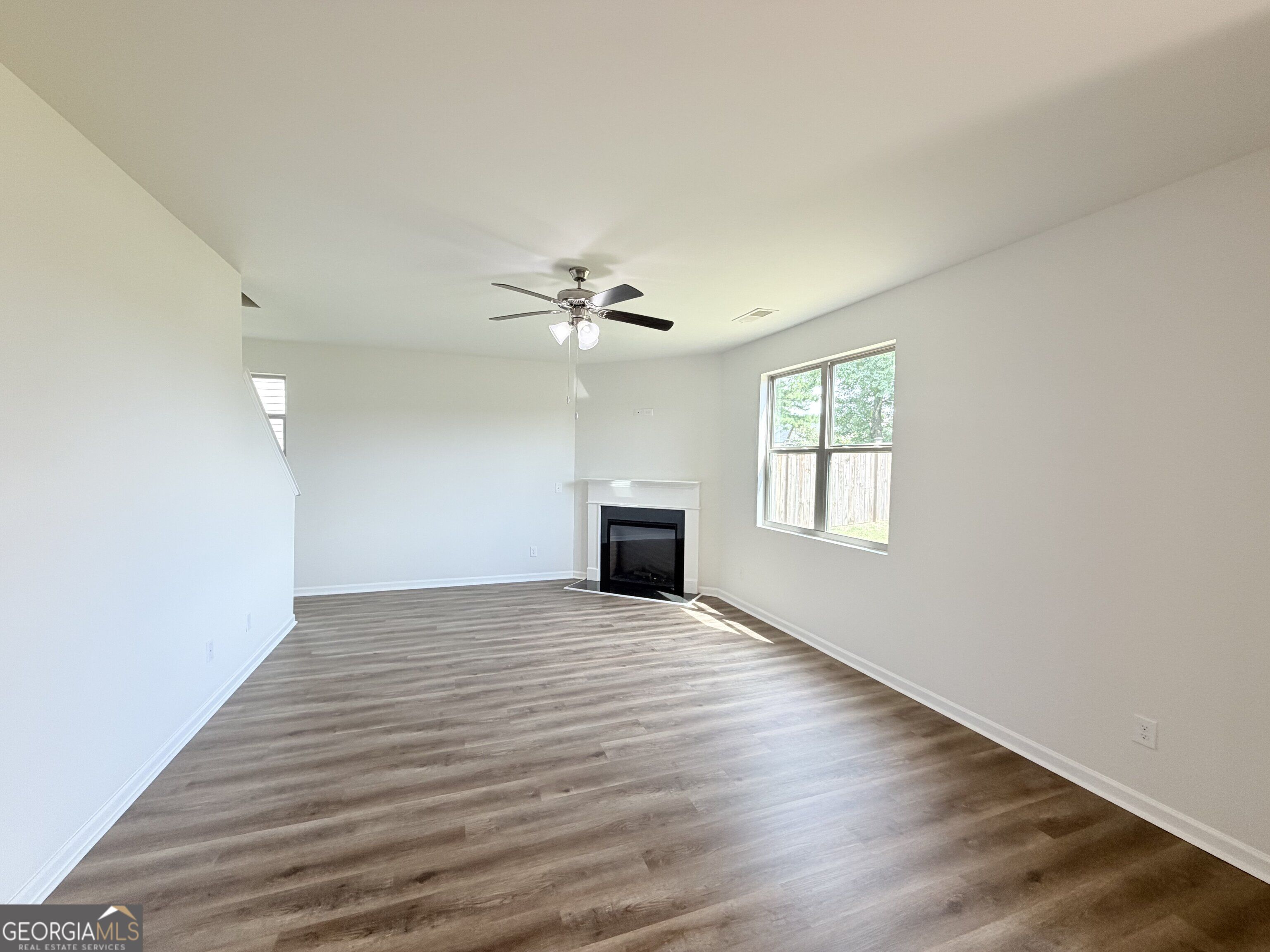 2048 Massey Lane Property Photo 7