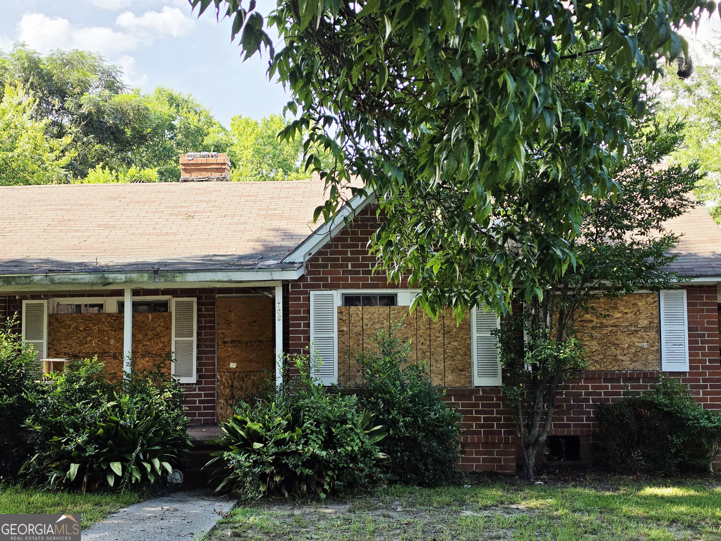 709 Richmond Street Property Photo 1