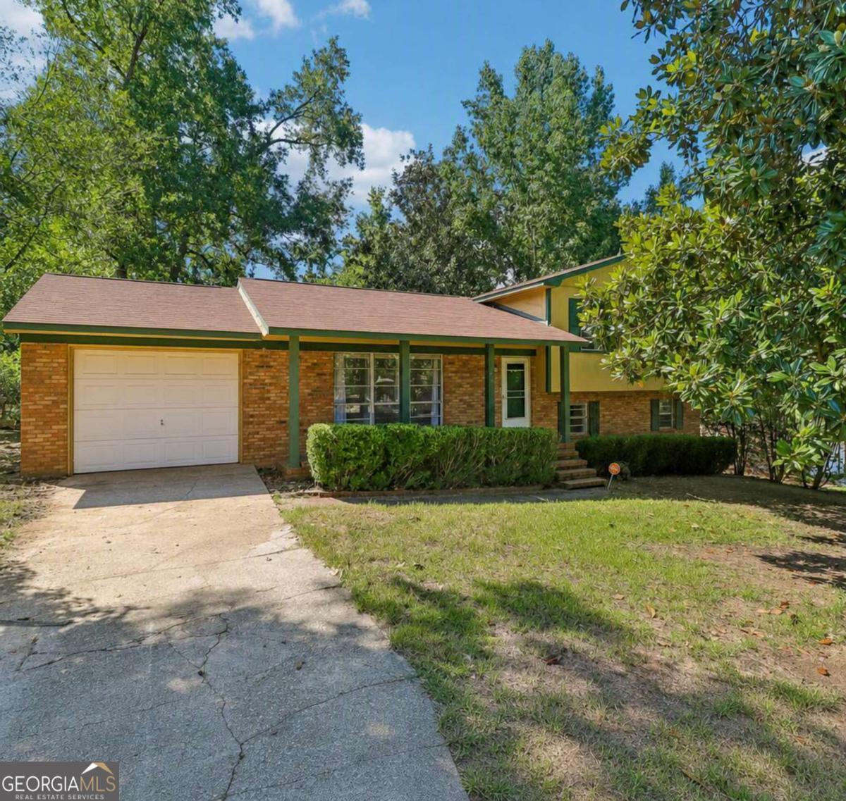 3762 Fairington Drive Property Photo 1