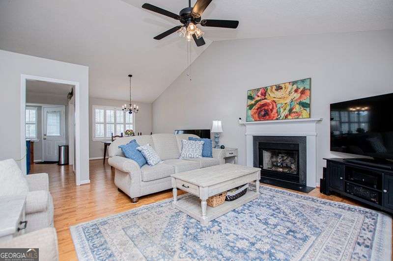 4265 E Chapel Hill Road Property Photo 13