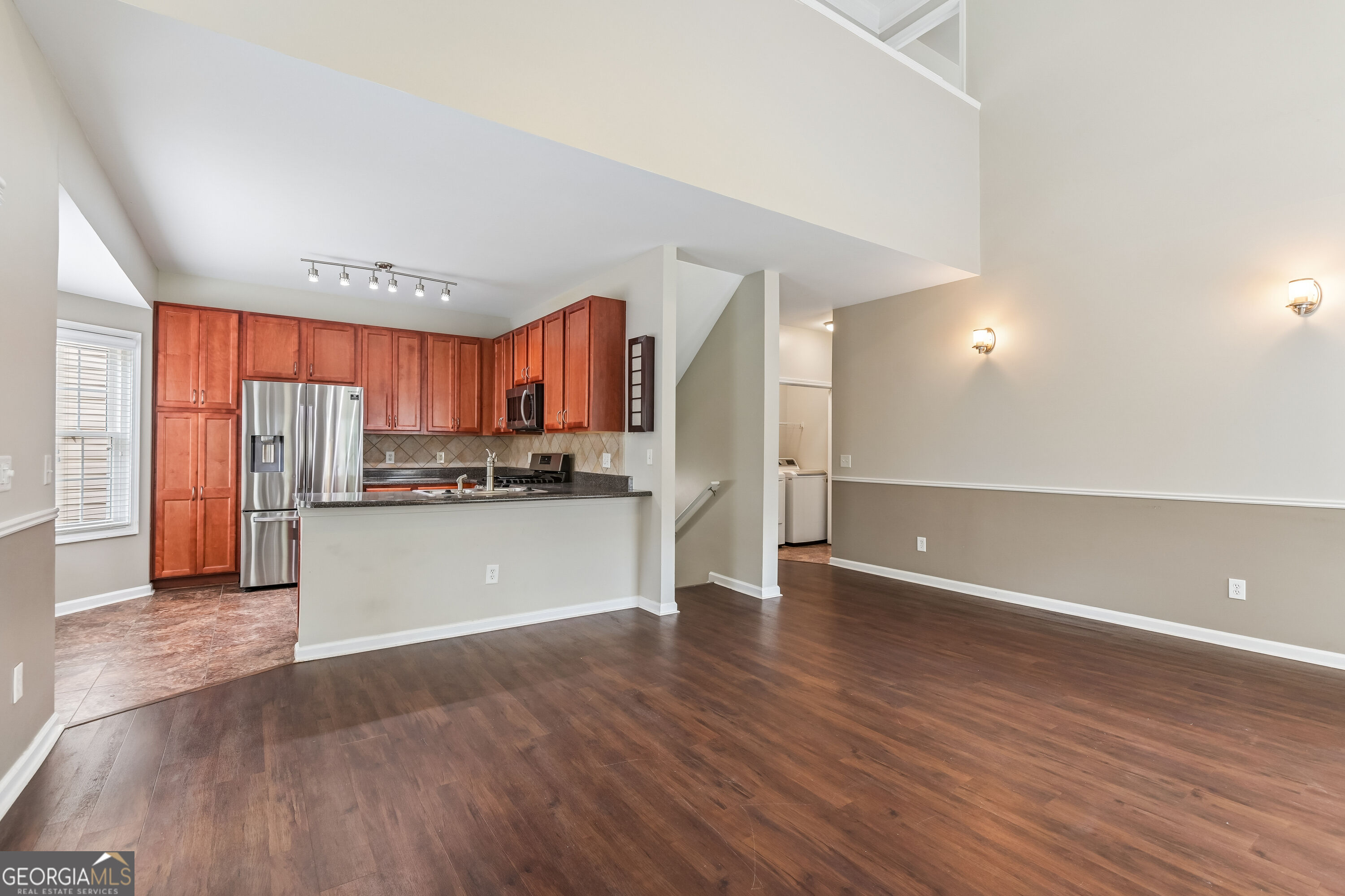 203 Valley Crossing Property Photo 3