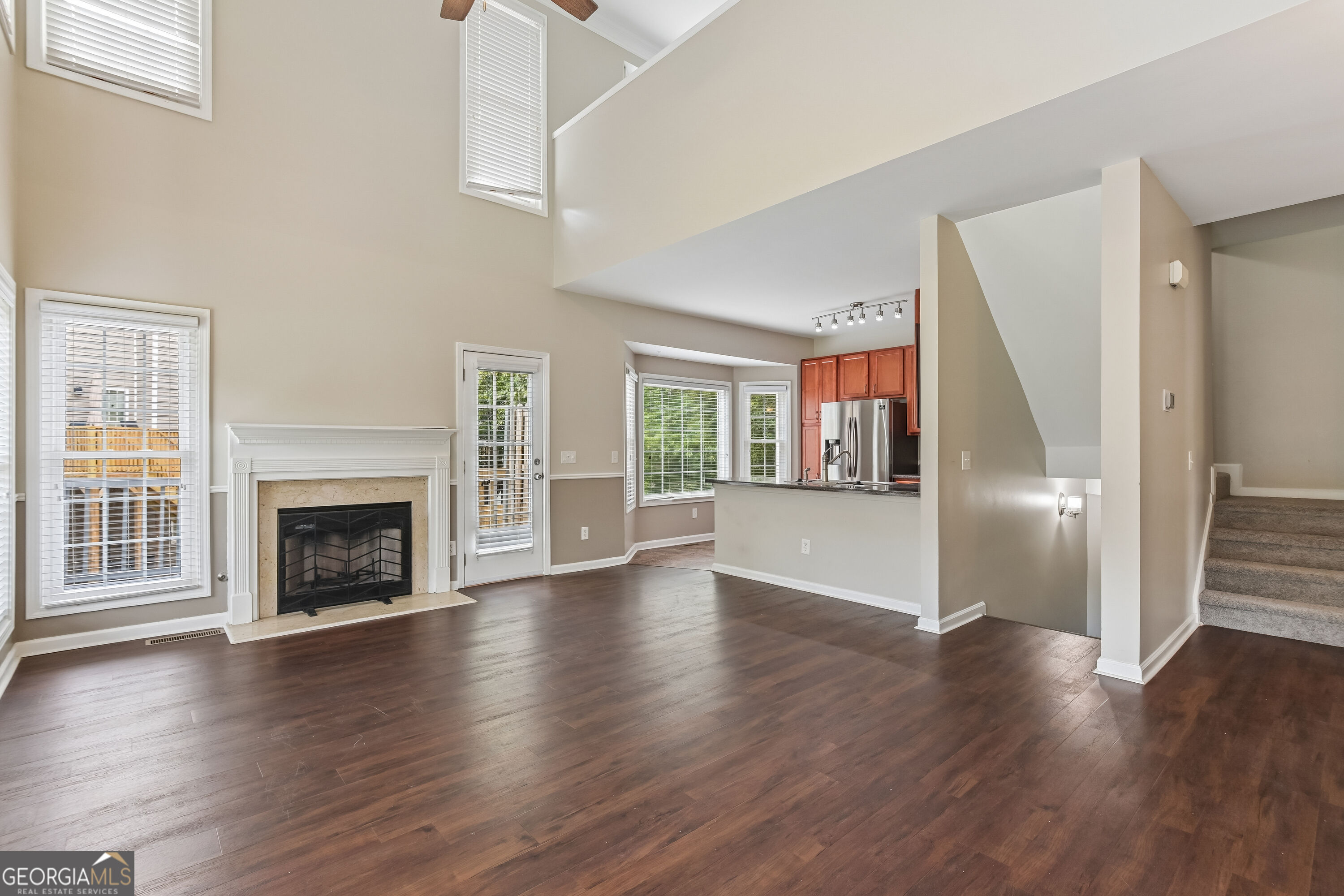 203 Valley Crossing Property Photo 4