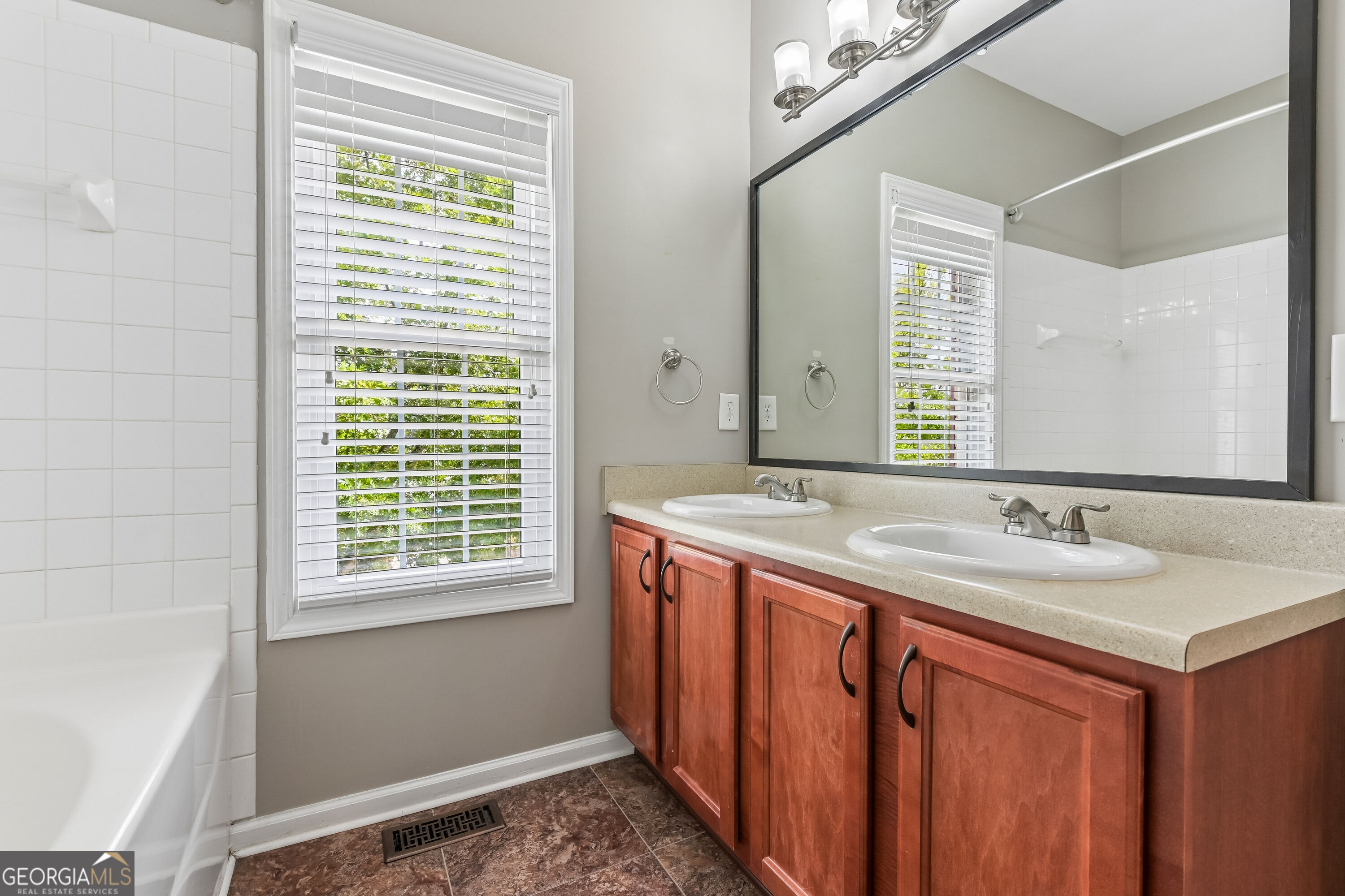 203 Valley Crossing Property Photo 11