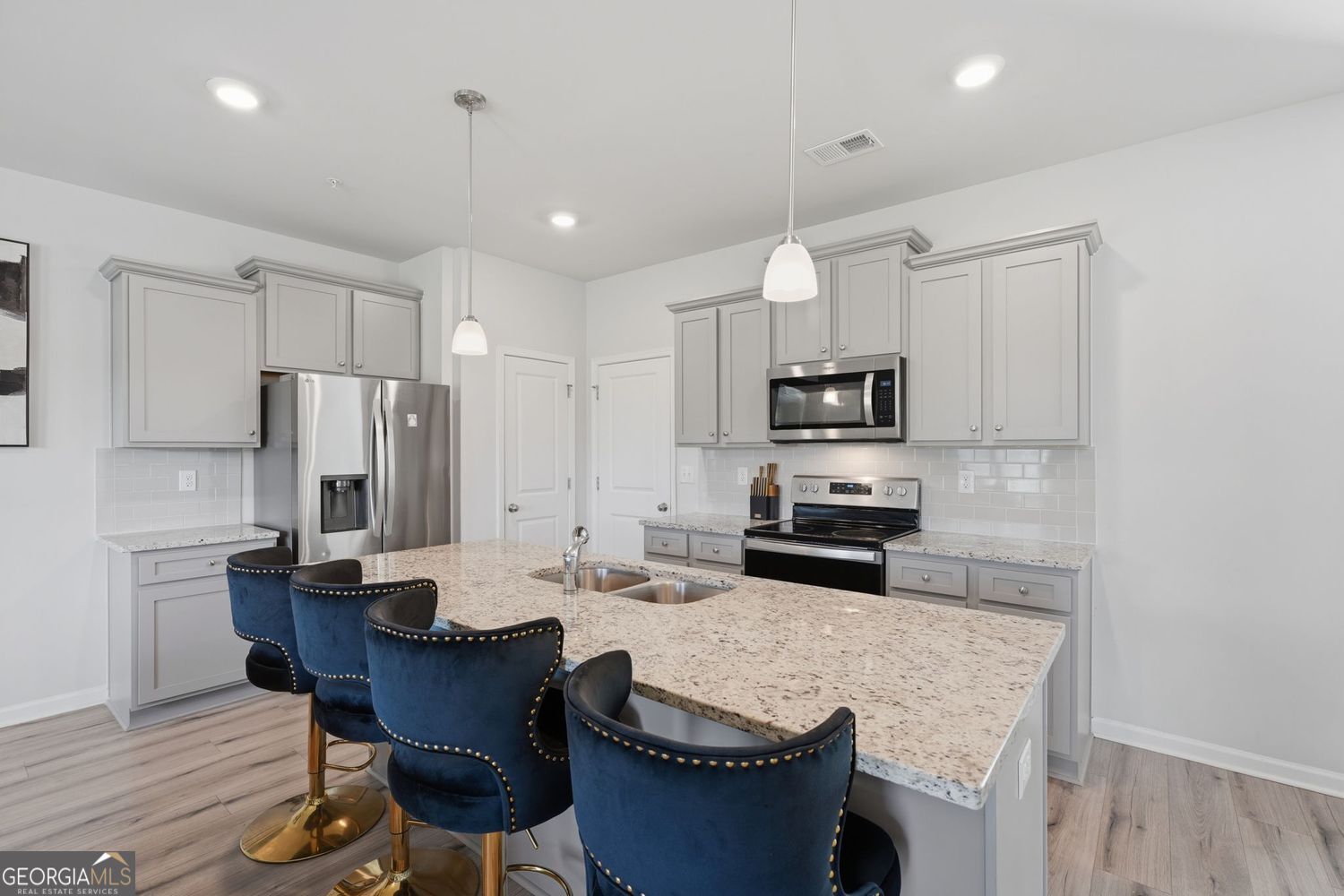 2150 Dougherty Place Property Photo 8