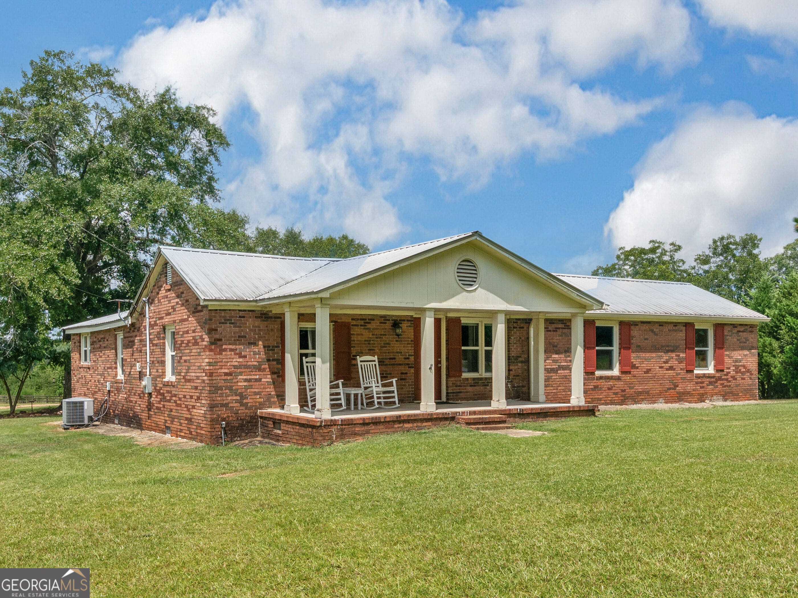353 Jackson Drive Property Photo 2
