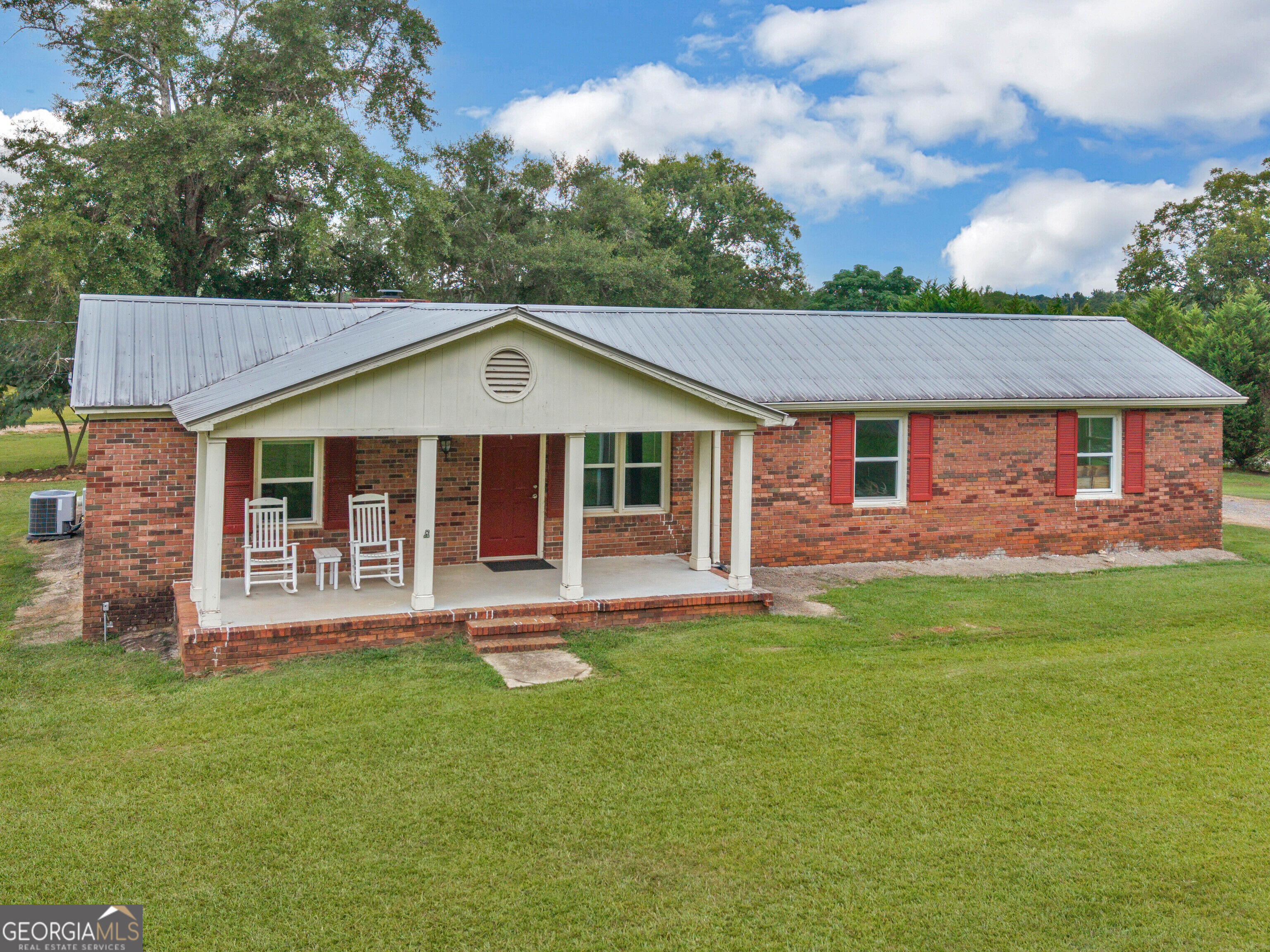 353 Jackson Drive Property Photo 3
