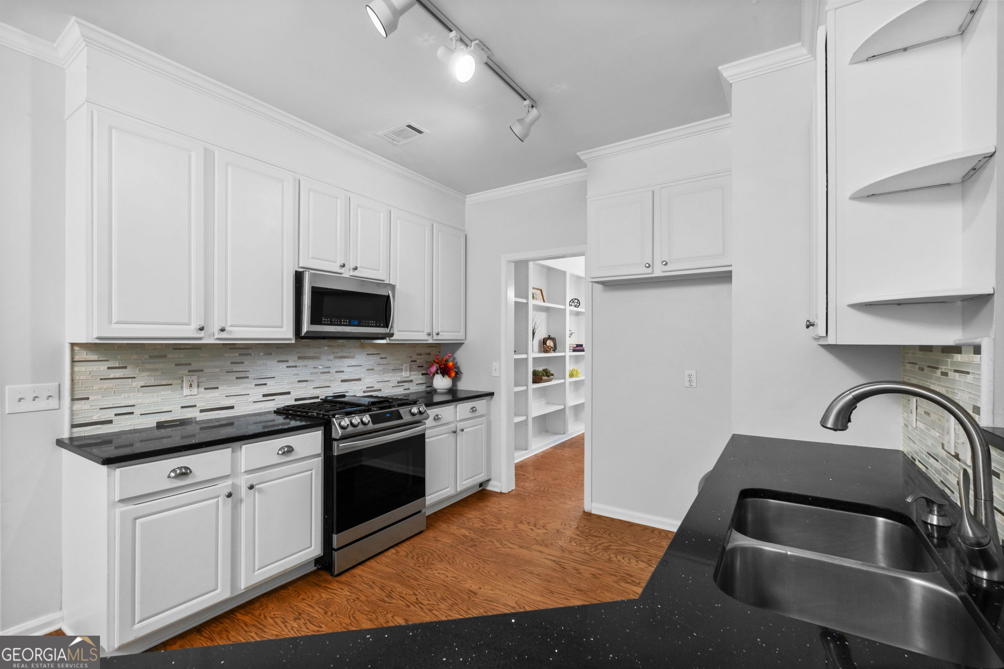 2300 Northwood Drive Property Photo 12