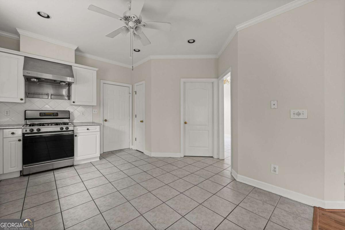 404 Players Court Property Photo 17