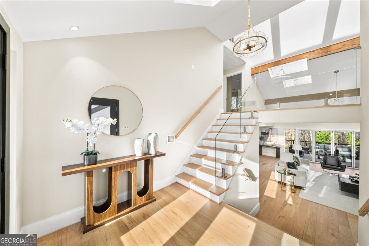 250 Bruton Way Property Photo 5