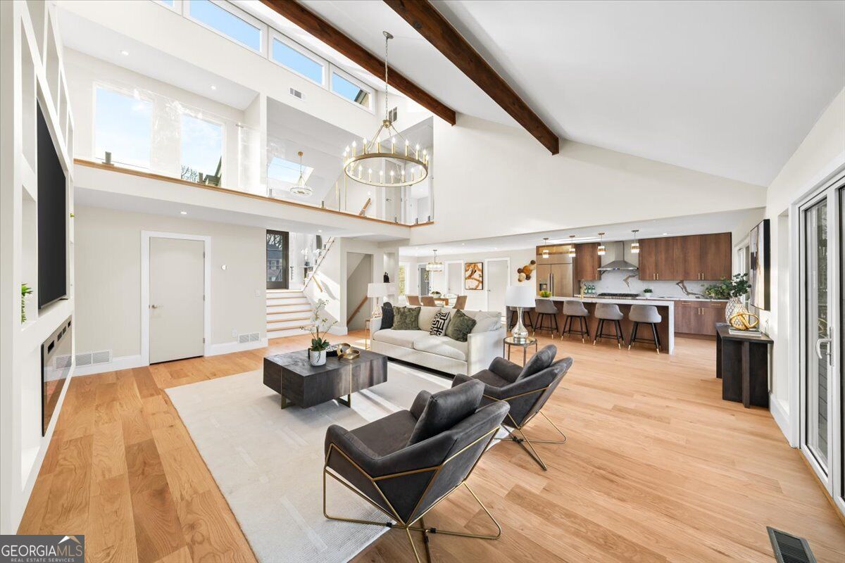 250 Bruton Way Property Photo 6
