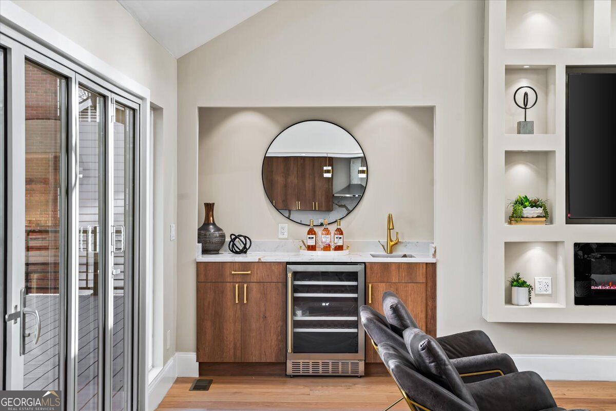 250 Bruton Way Property Photo 9