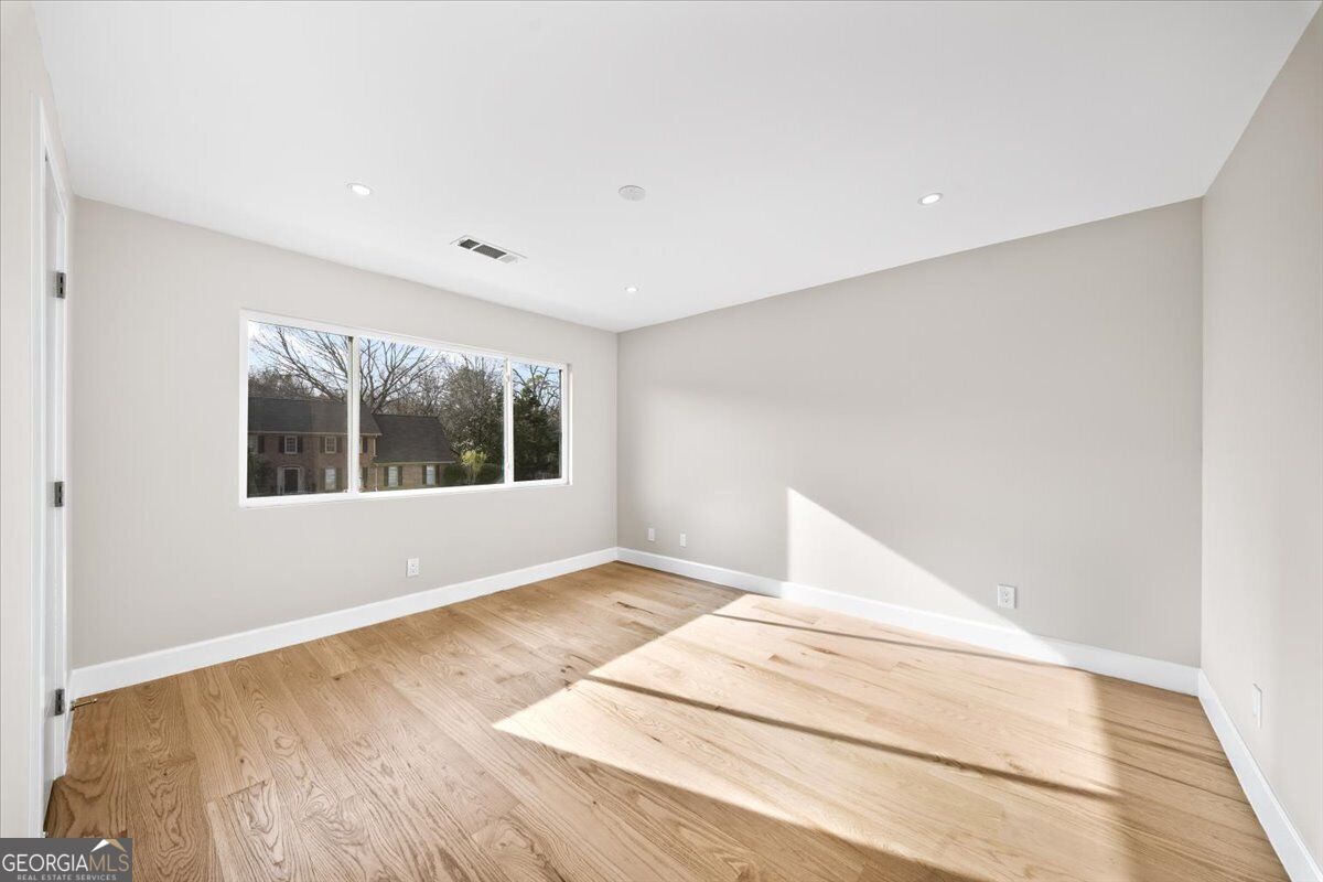 250 Bruton Way Property Photo 32