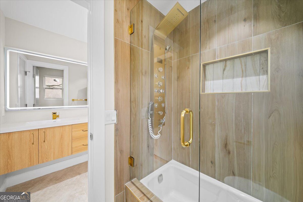 250 Bruton Way Property Photo 34