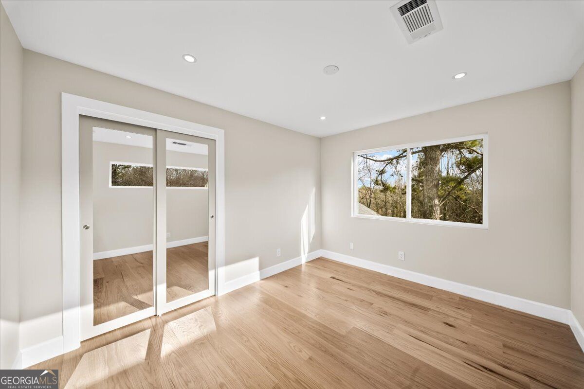 250 Bruton Way Property Photo 35