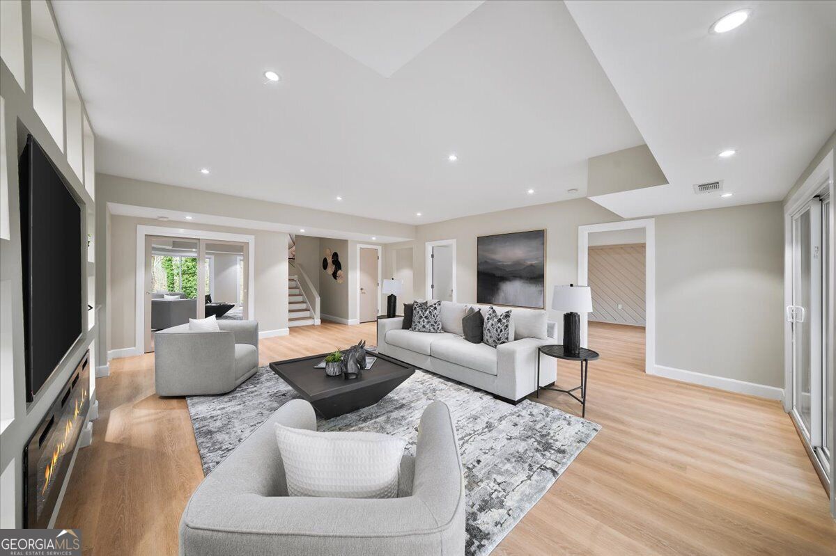 250 Bruton Way Property Photo 39