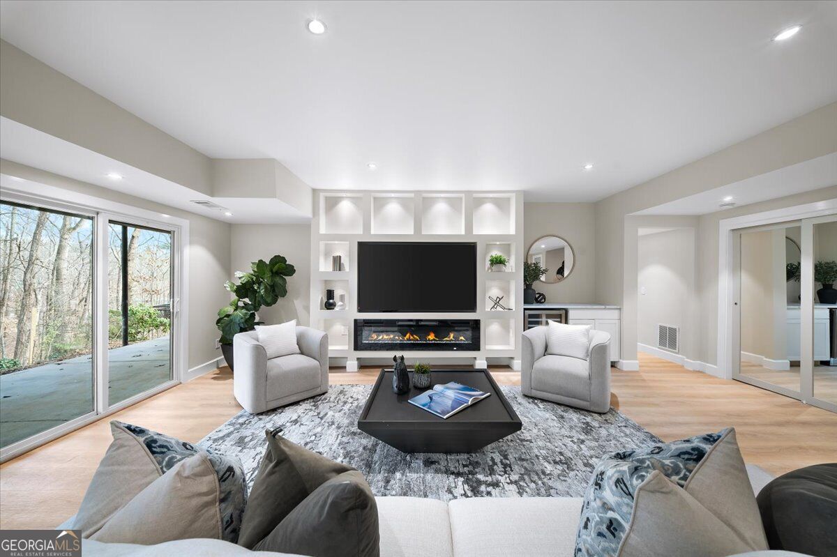 250 Bruton Way Property Photo 41