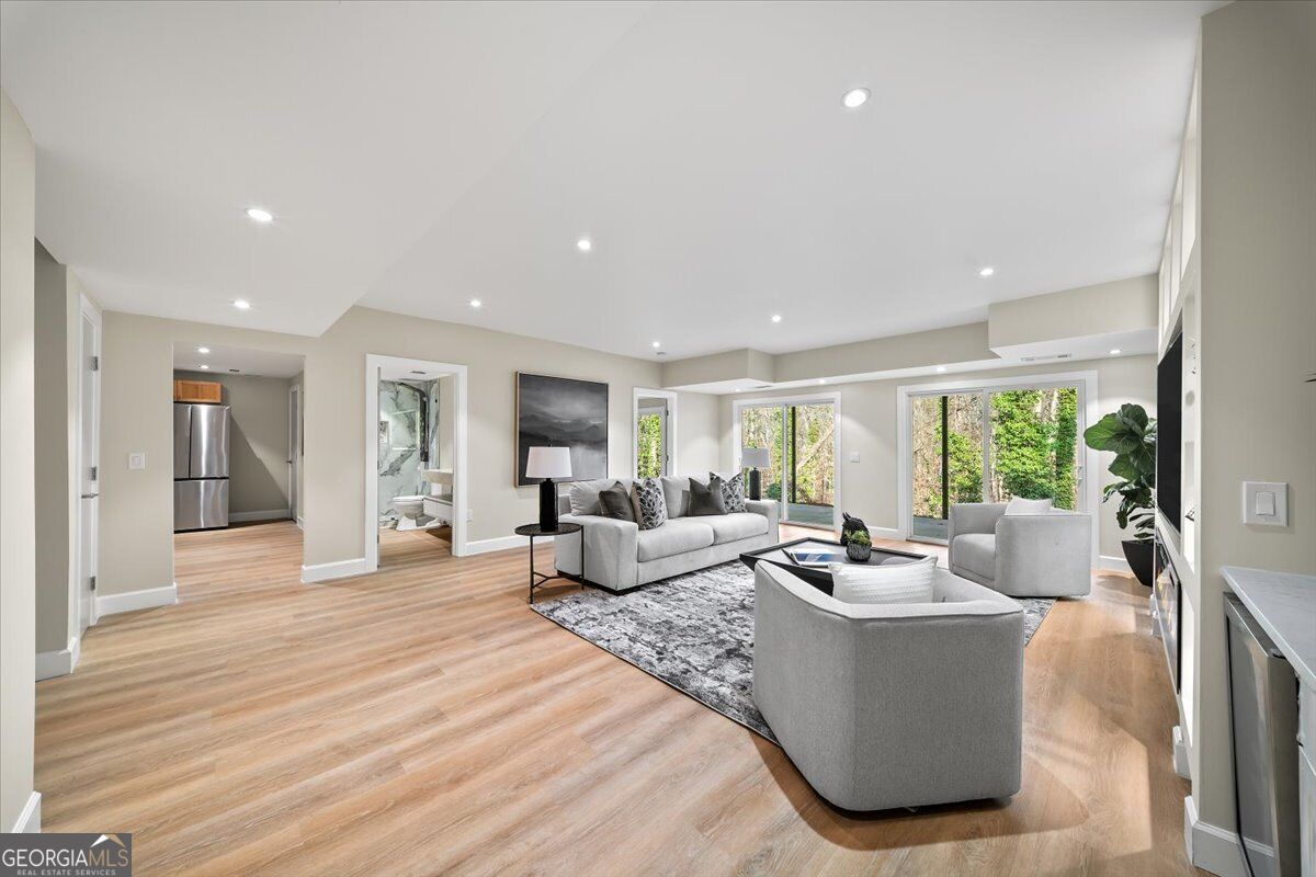 250 Bruton Way Property Photo 42
