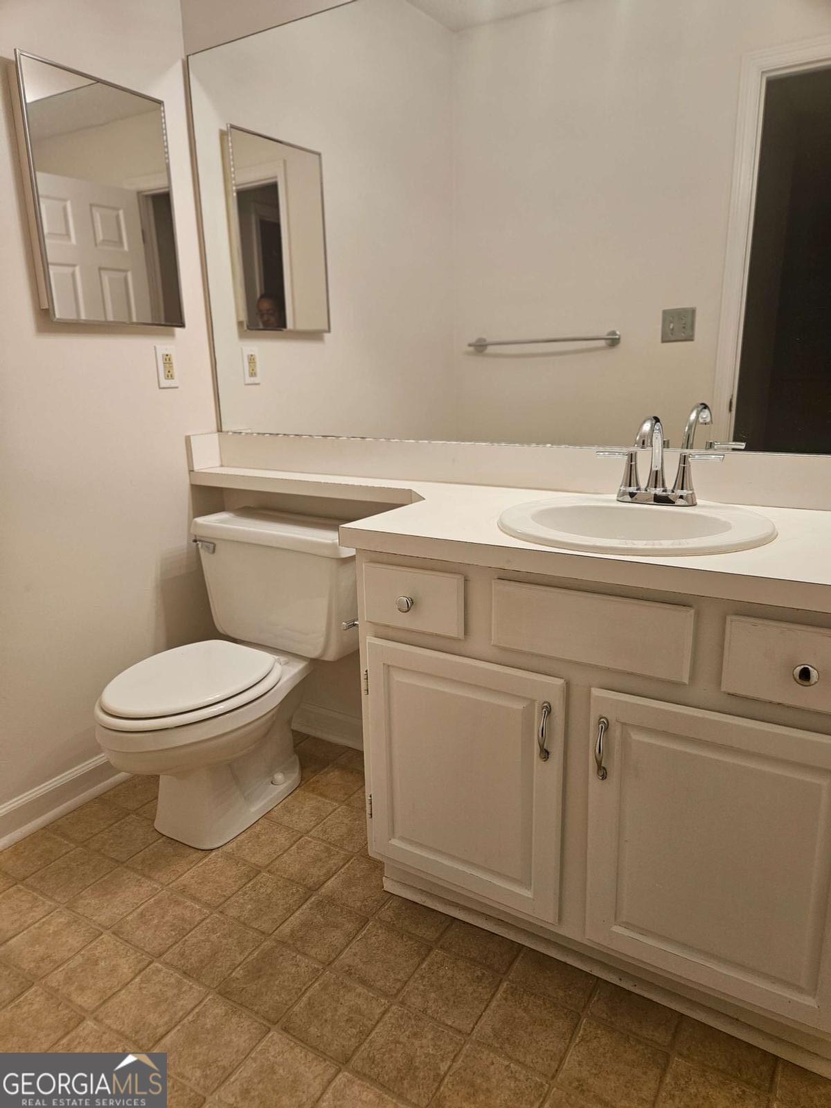 113 Hampshire Court # 113 Property Photo 10