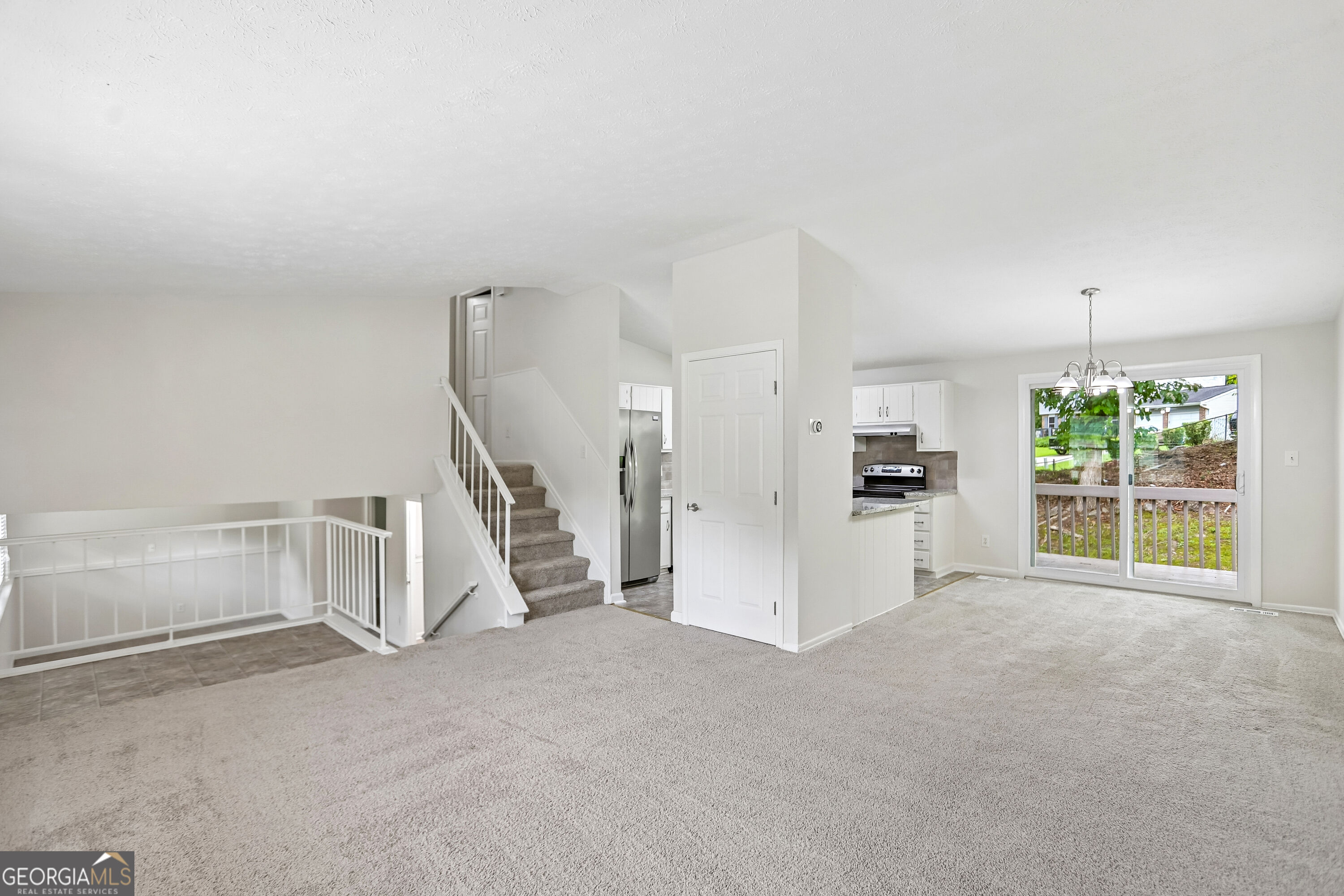 3020 Forestside Lane Property Photo 4