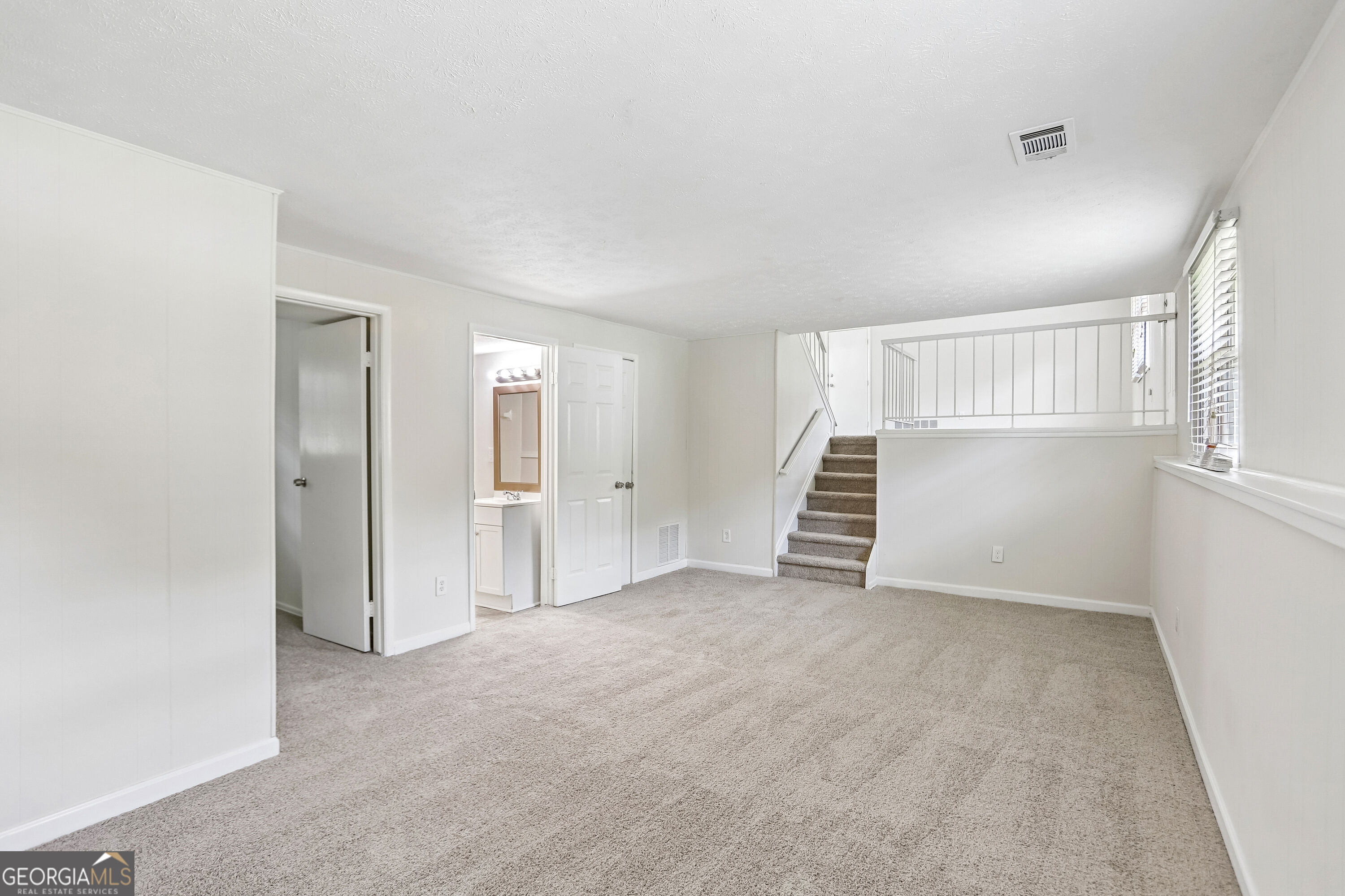 3020 Forestside Lane Property Photo 5