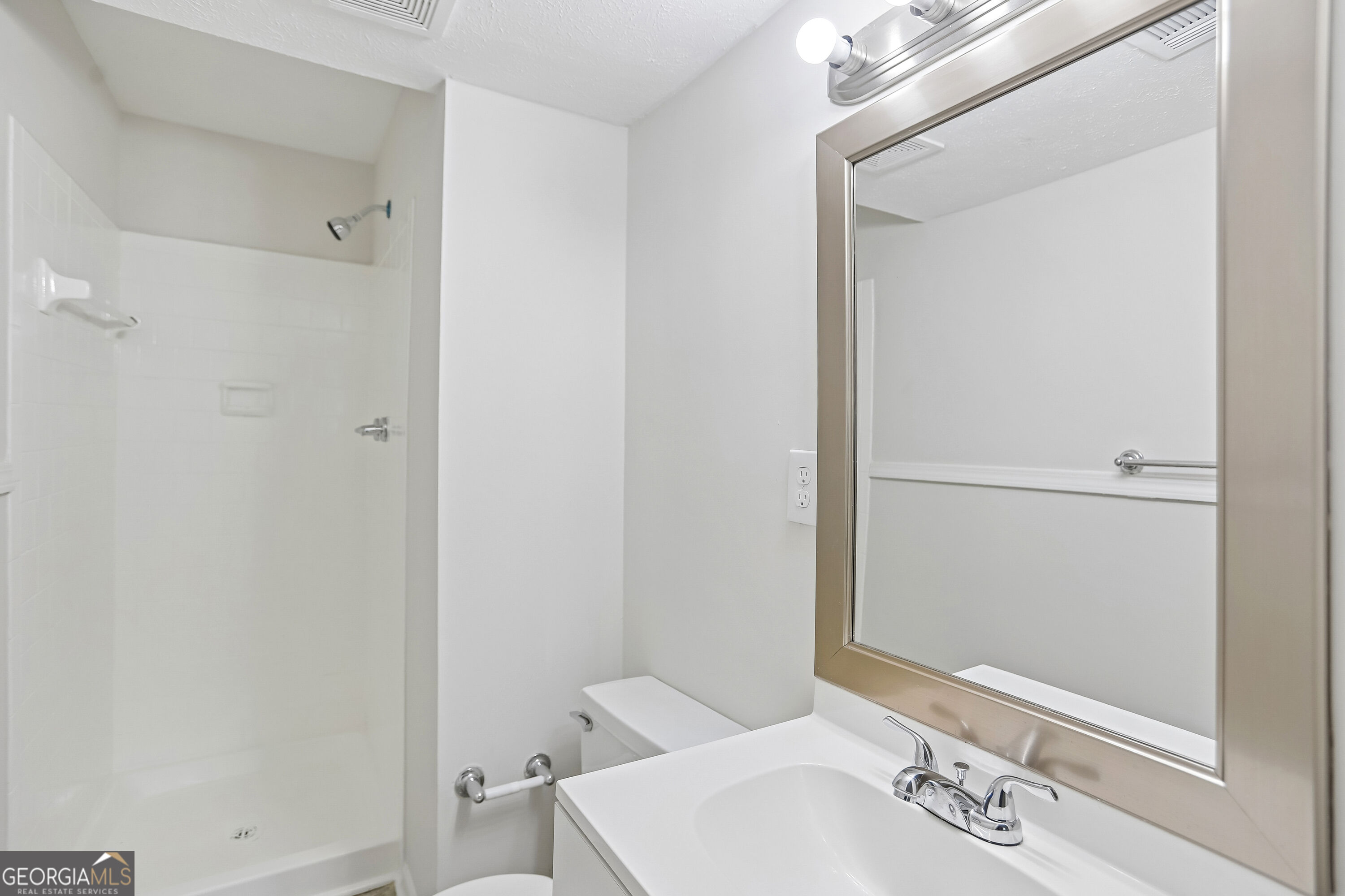 3020 Forestside Lane Property Photo 6