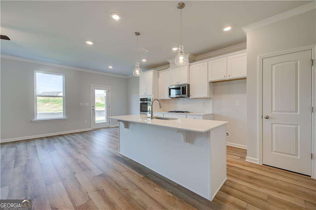 3663 Donovan Circle Property Photo 6