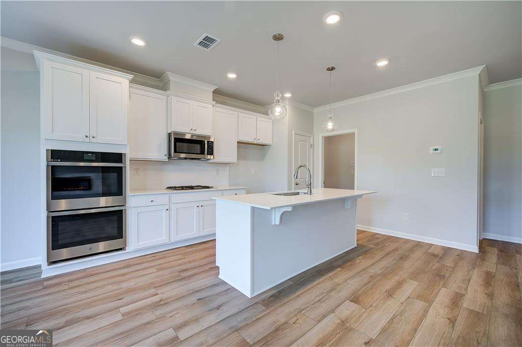 3663 Donovan Circle Property Photo 8