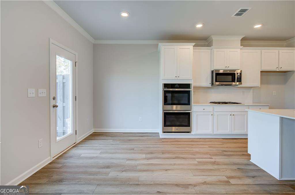 3663 Donovan Circle Property Photo 9