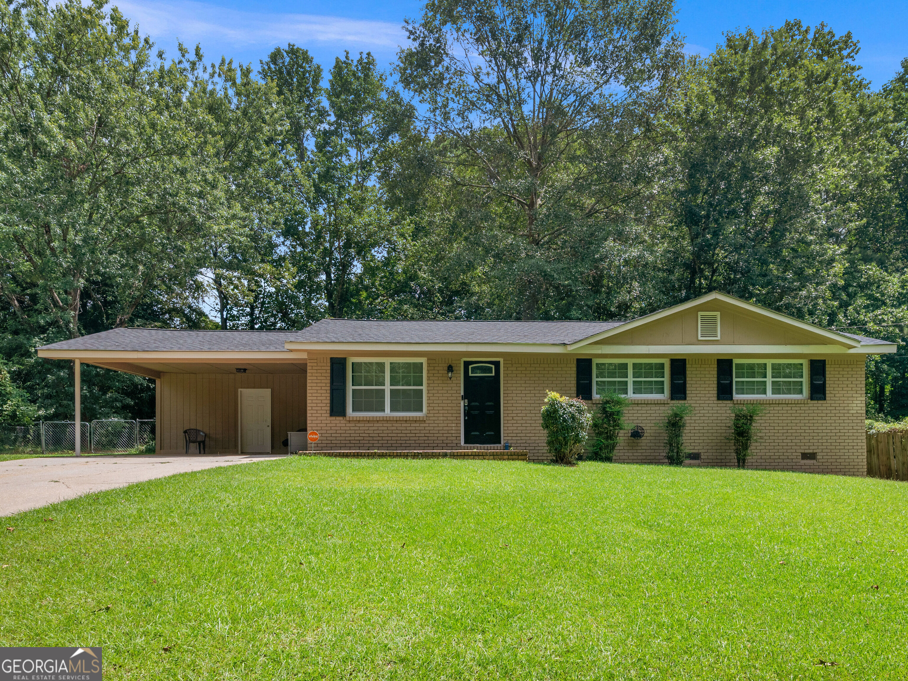 2027 Chestnut Log Drive Property Photo 1