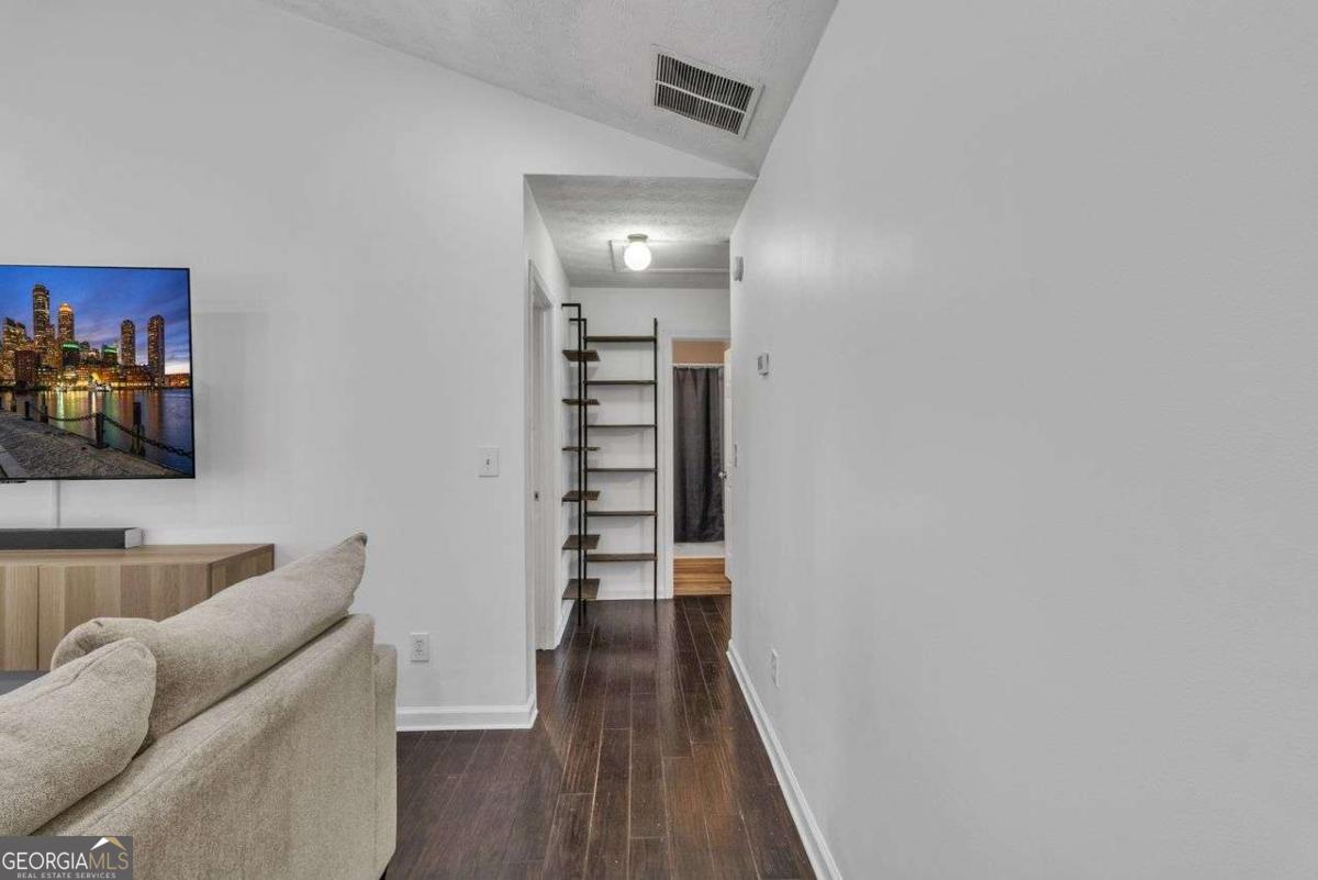 7020 Greenridge Drive Property Photo 17