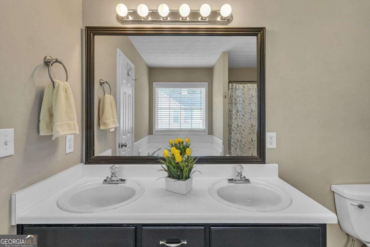 7020 Greenridge Drive Property Photo 21