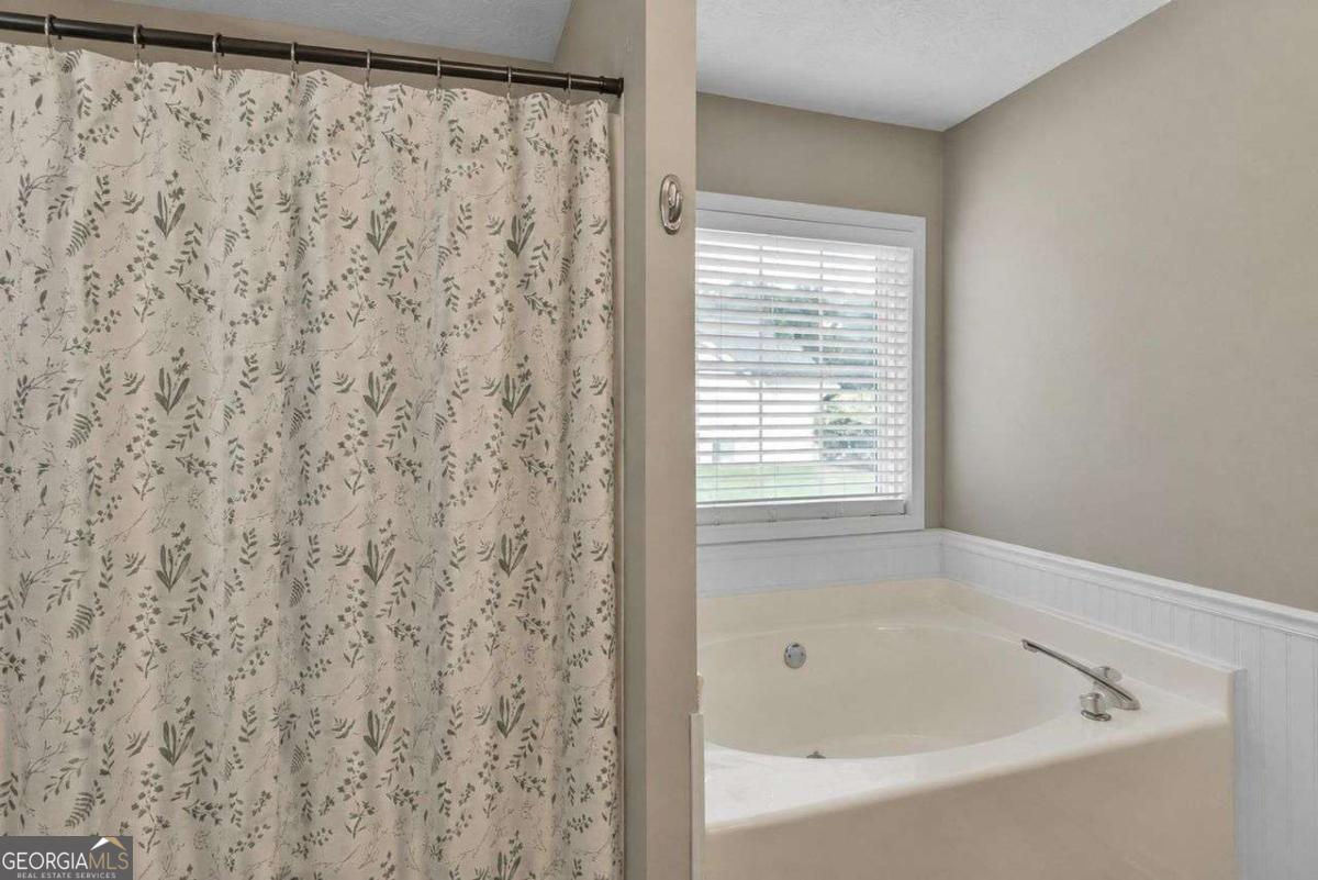 7020 Greenridge Drive Property Photo 22