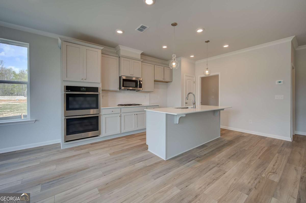 3659 Donovan Circle Property Photo 8
