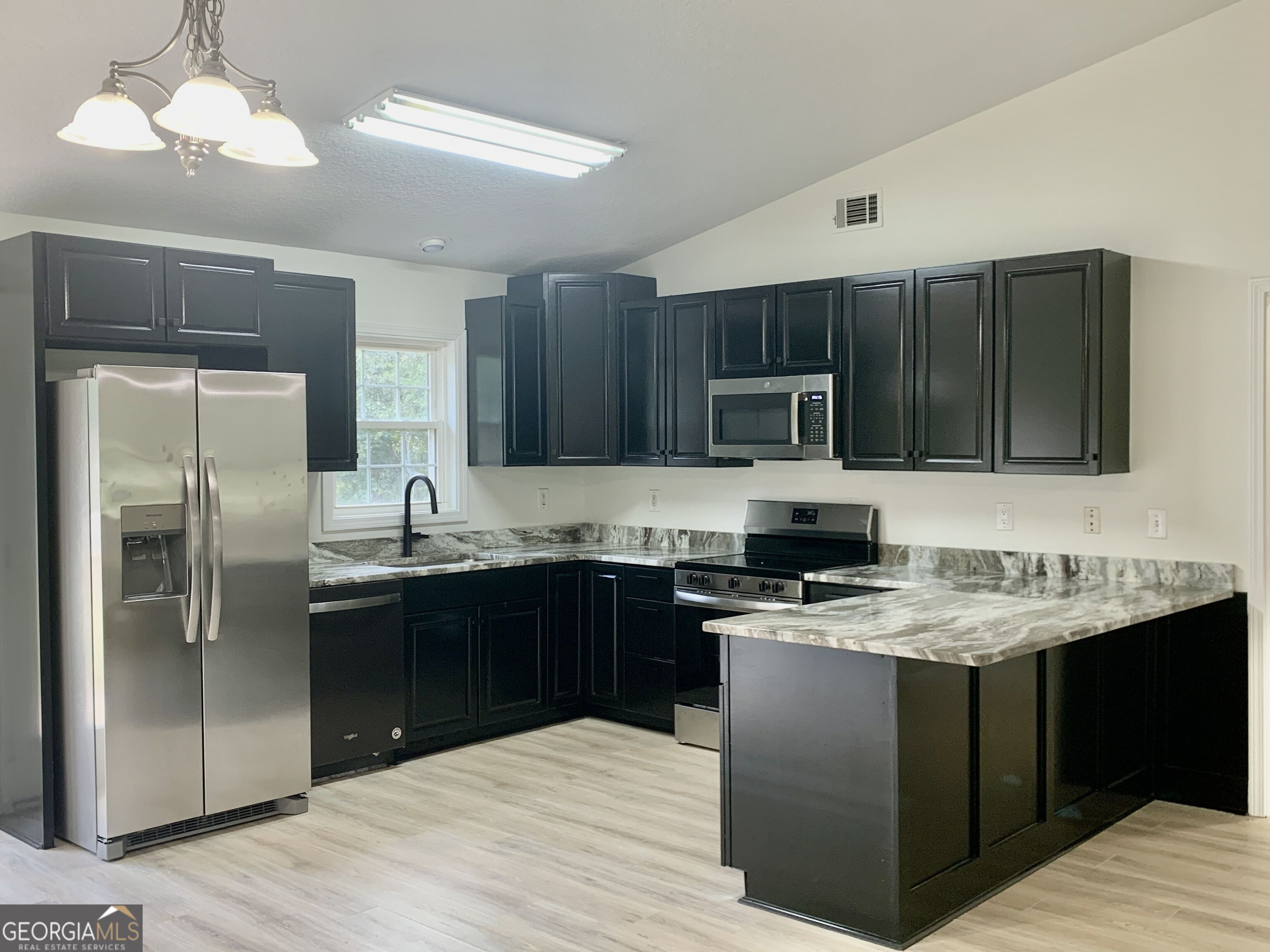 838 Racetrack Road Property Photo 6