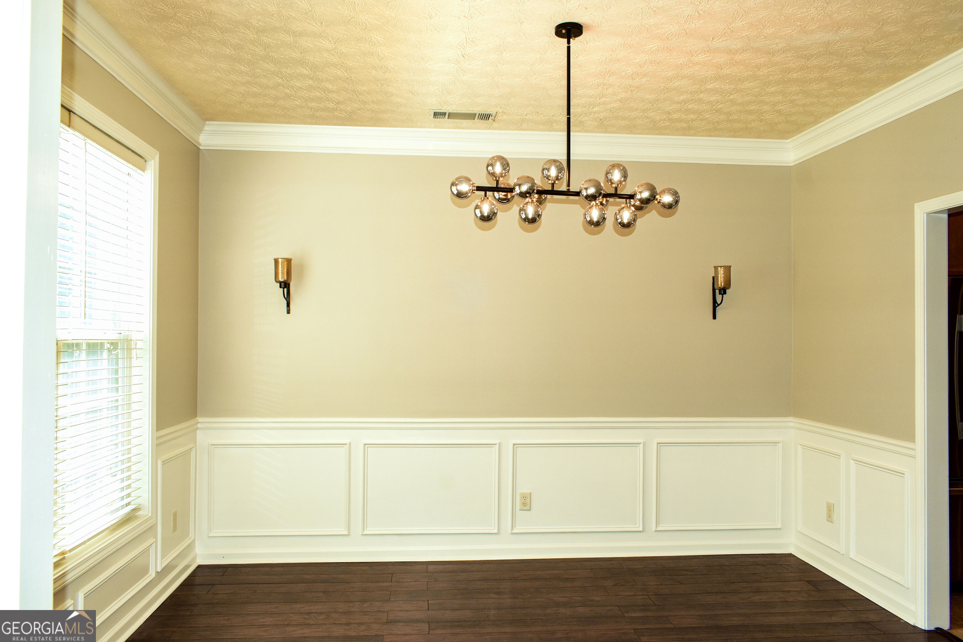 3040 Goldmist Drive Property Photo 4