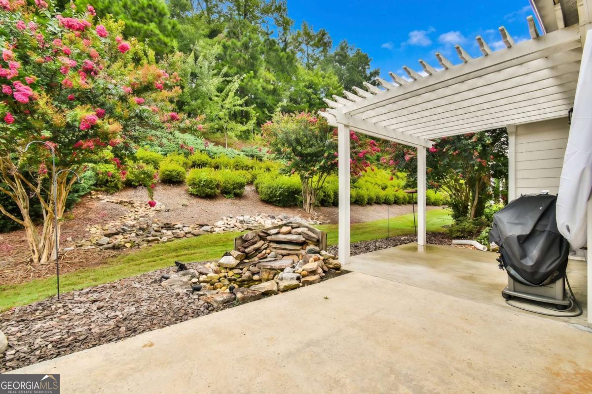 6652 Fawn Meadow Lane Property Photo 6