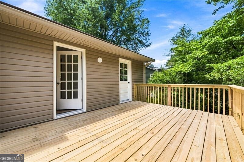549 Rivercrest Drive Property Photo 28