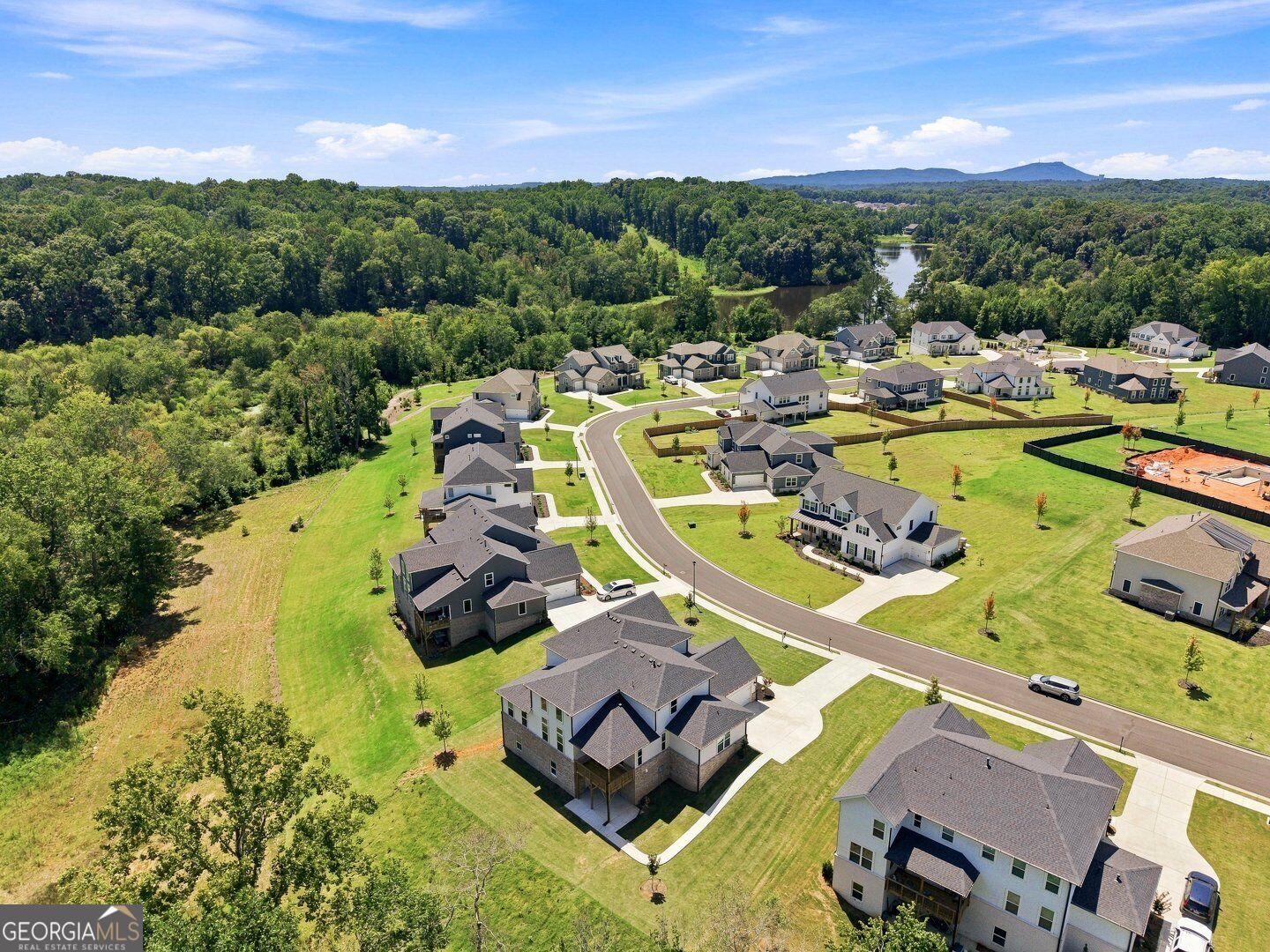 6715 Settingdown Creek Drive Property Photo 3