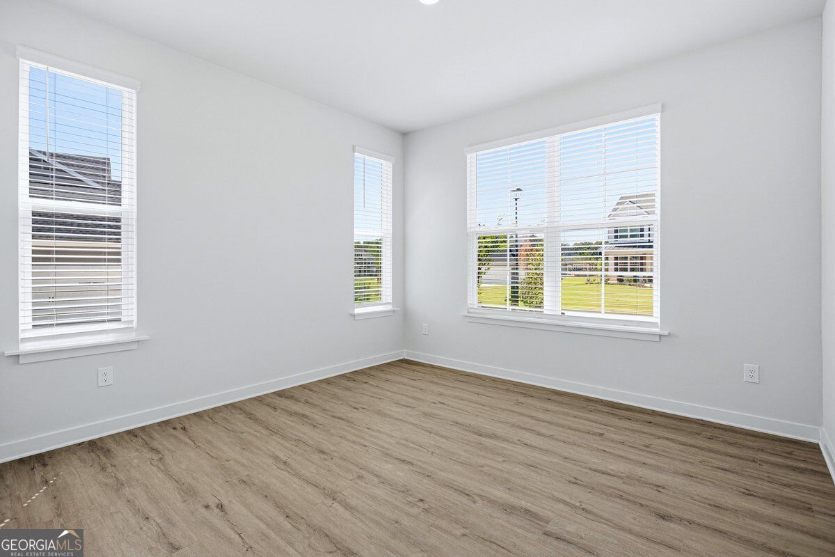 6715 Settingdown Creek Drive Property Photo 4