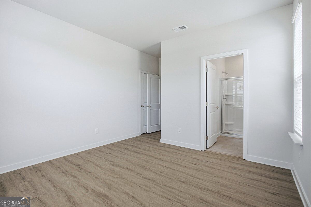 6715 Settingdown Creek Drive Property Photo 5