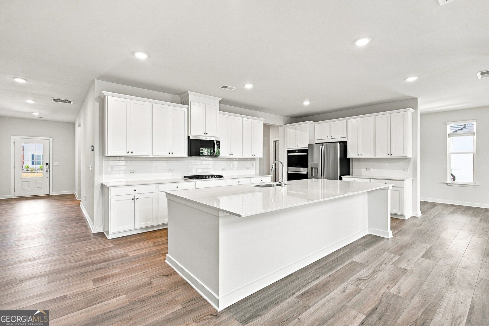 6715 Settingdown Creek Drive Property Photo 8