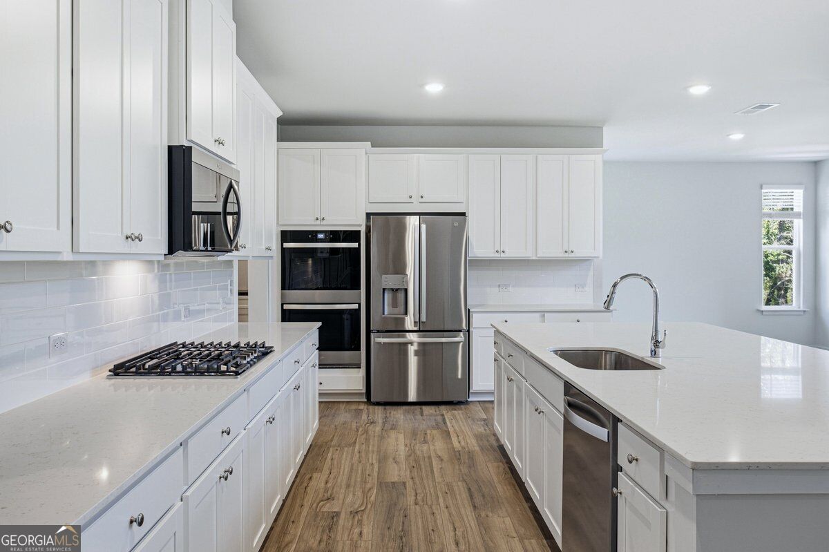 6715 Settingdown Creek Drive Property Photo 12