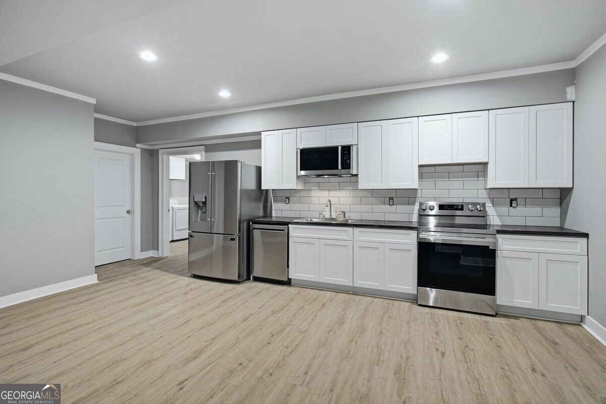 6715 Settingdown Creek Drive Property Photo 35