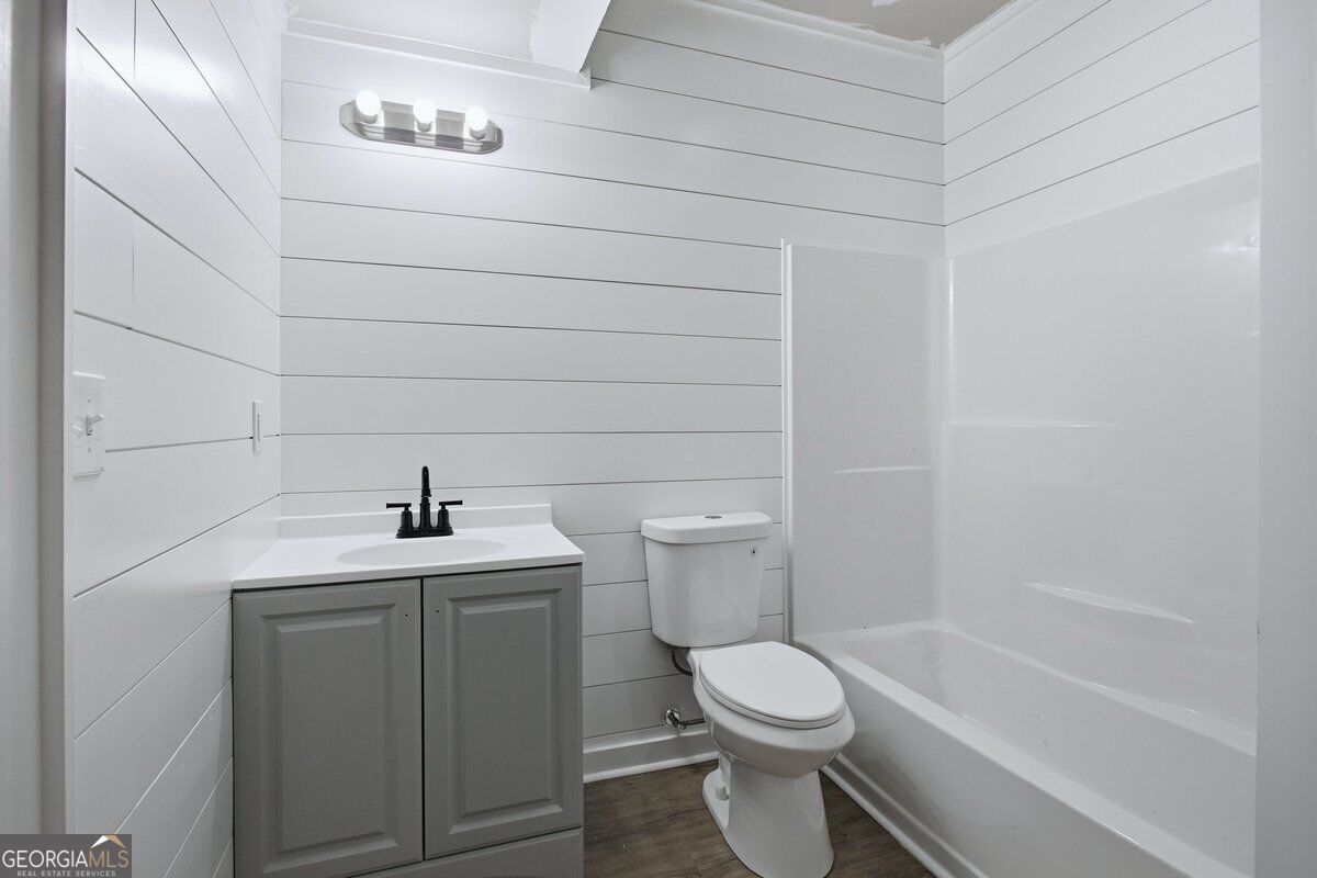 6715 Settingdown Creek Drive Property Photo 37