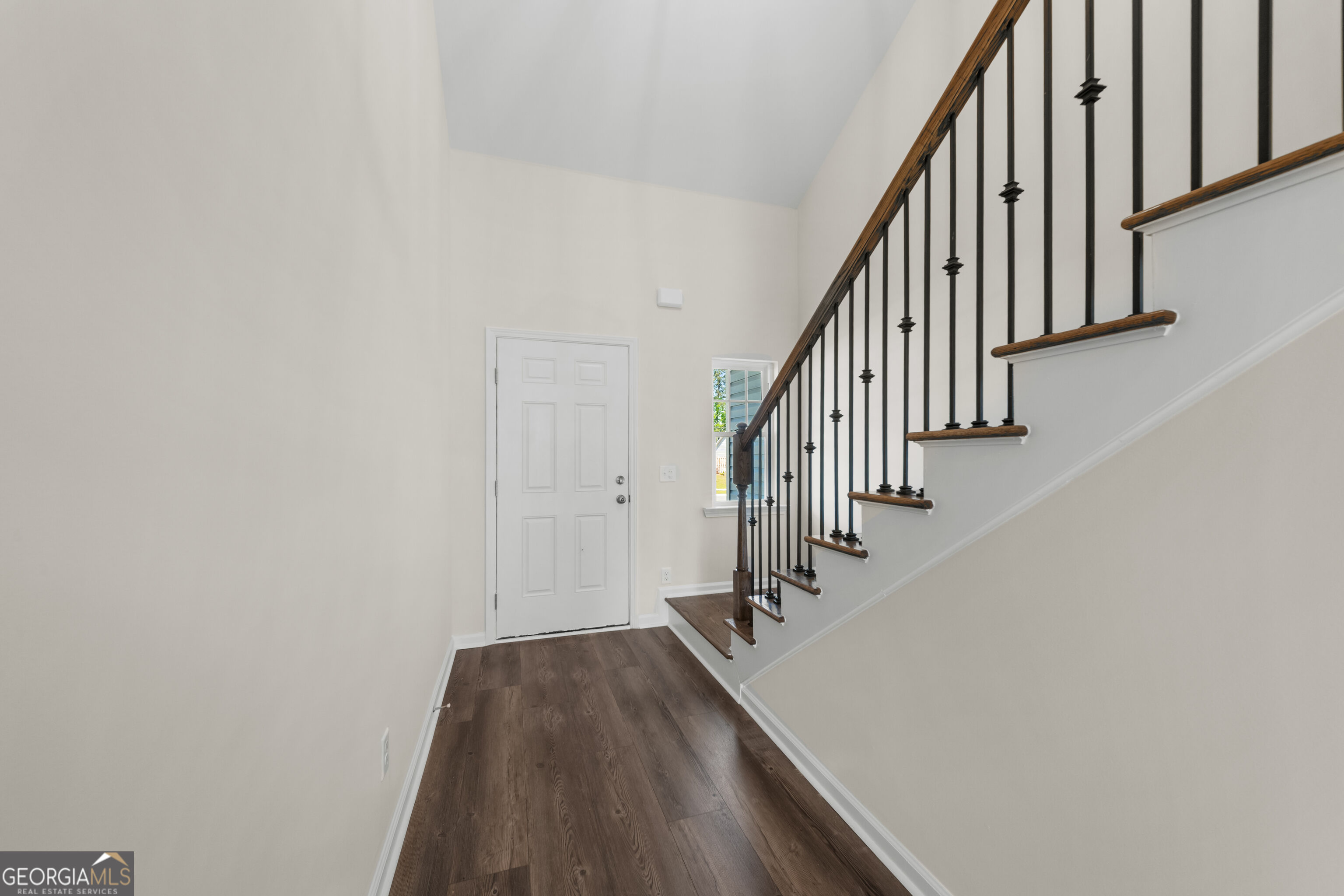 265 Roscomare Lane Property Photo 2