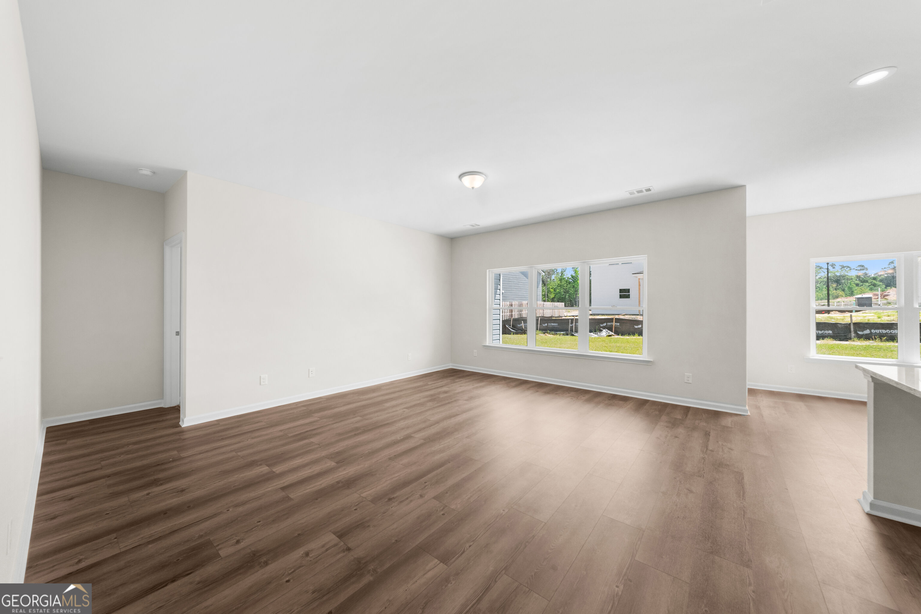 265 Roscomare Lane Property Photo 3