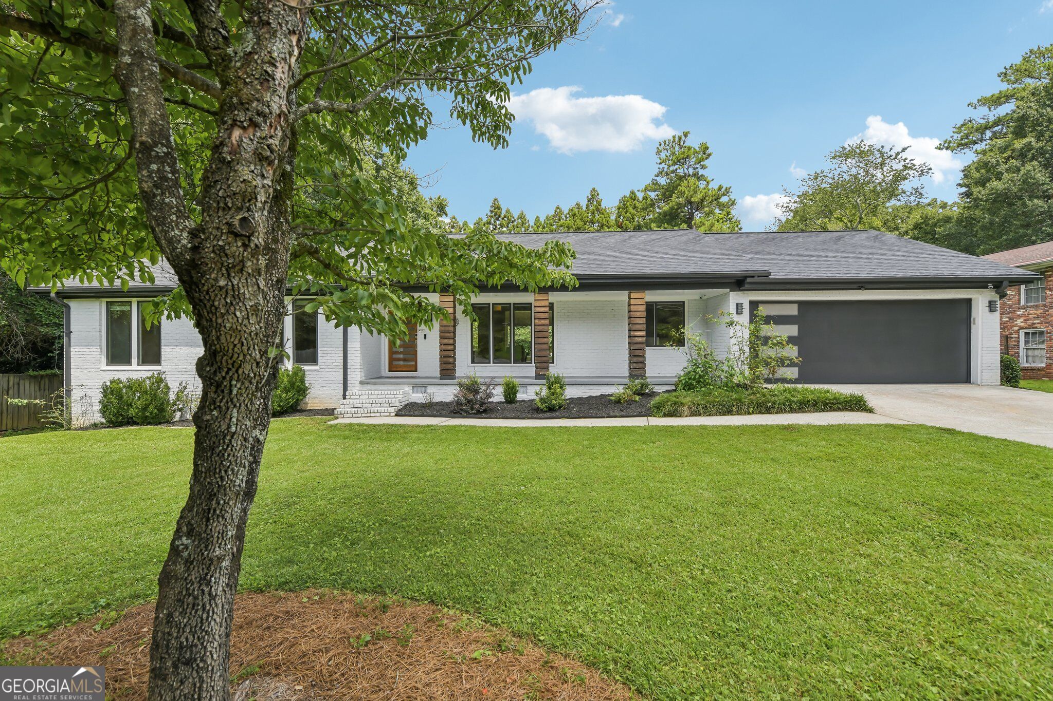 3272 Balmoral Drive Property Photo 1