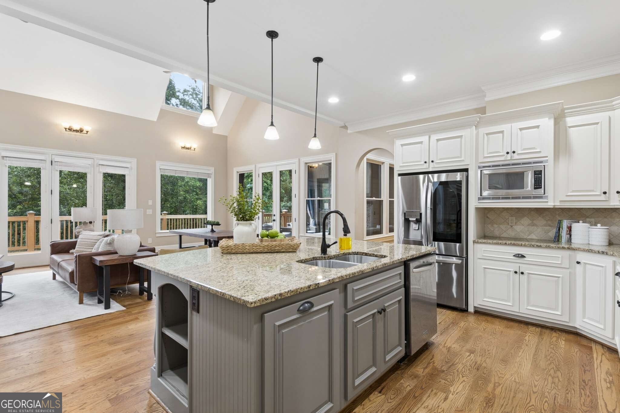 3330 Chimney Point Drive Property Photo 13